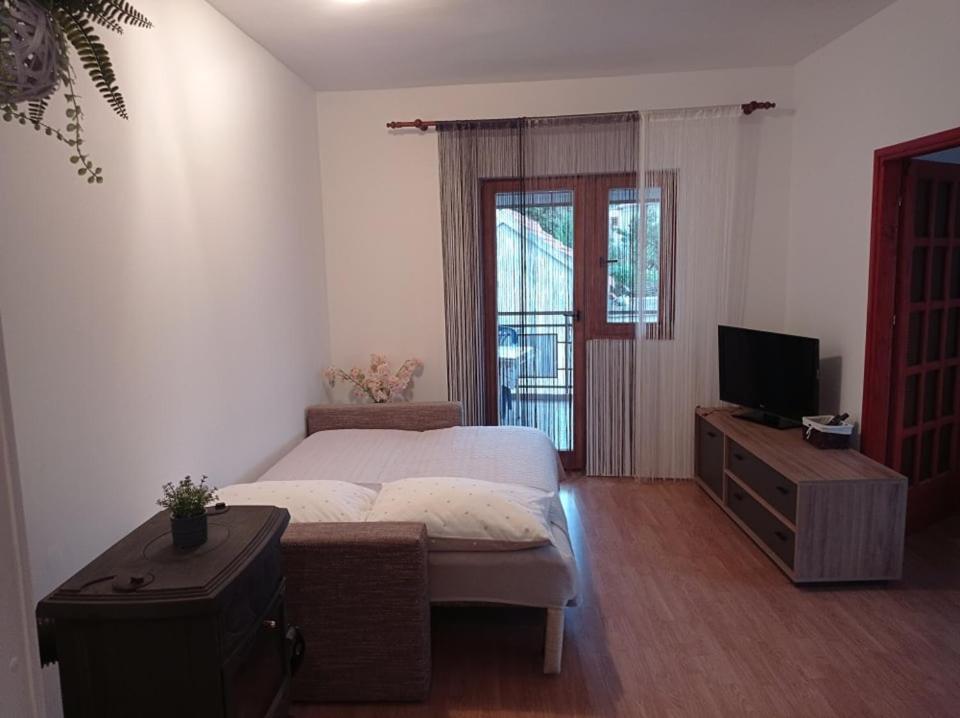 Apartmani Mare ชิเบนิก ภายนอก รูปภาพ